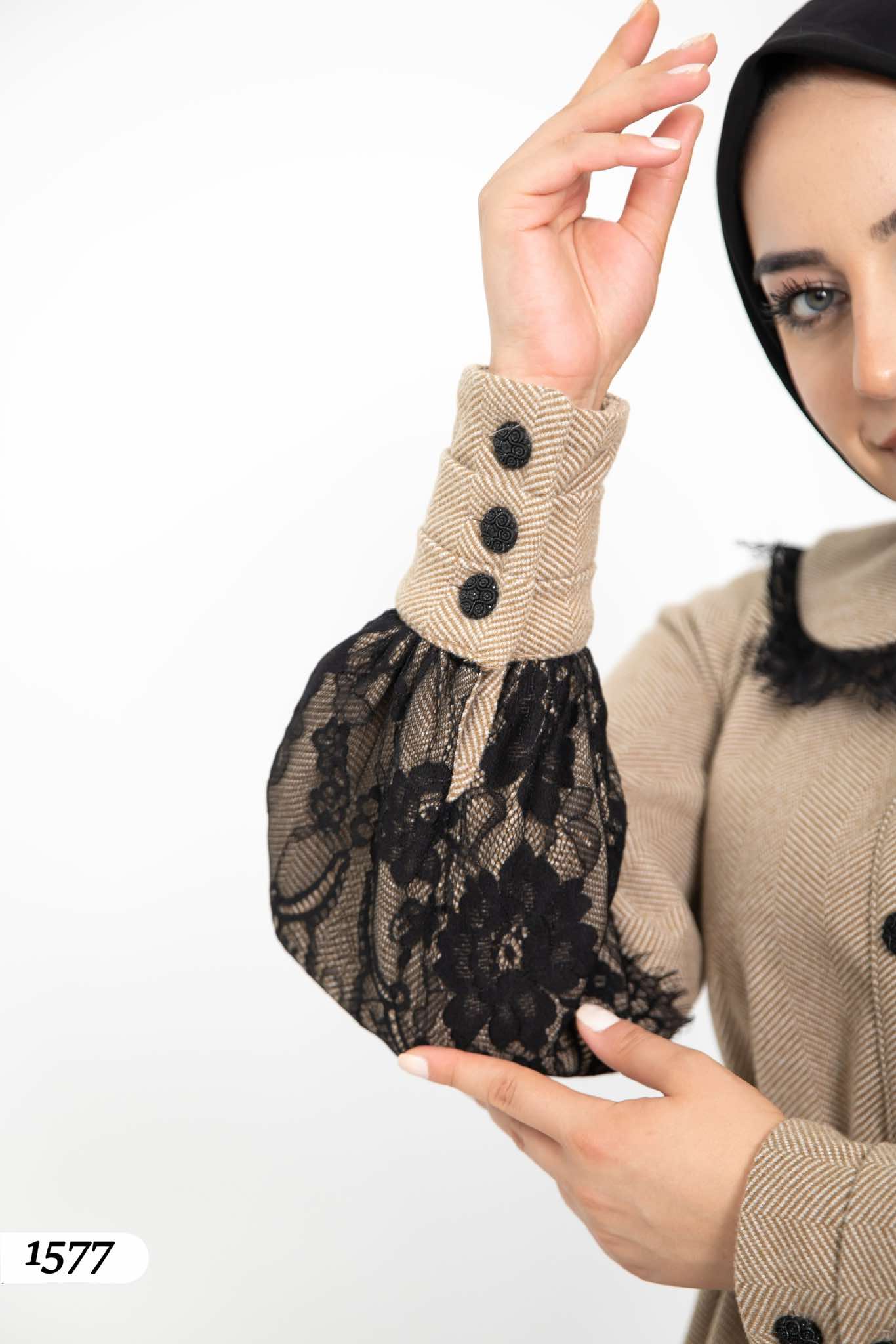 Coat With Lace 1577