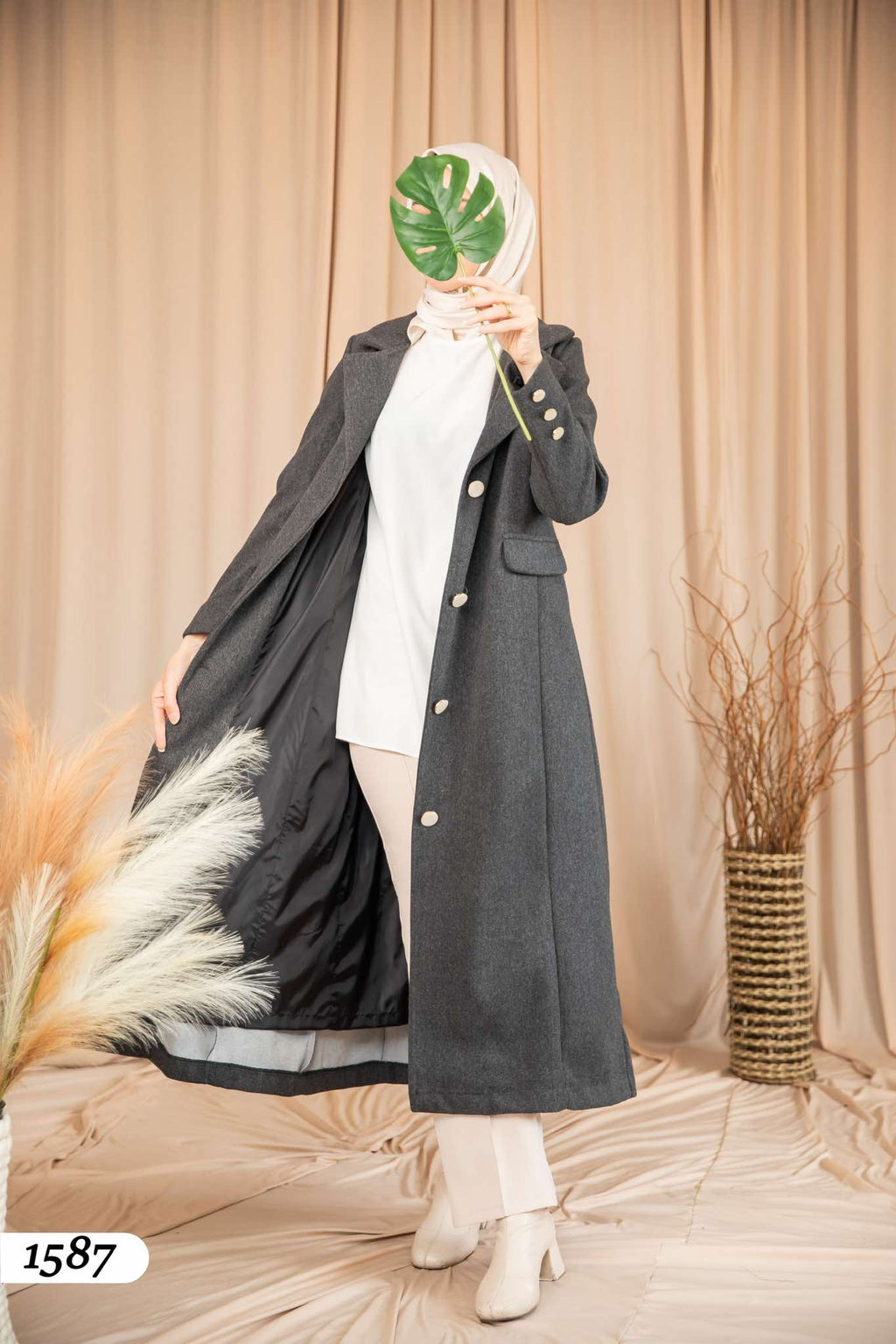 Coat 1587