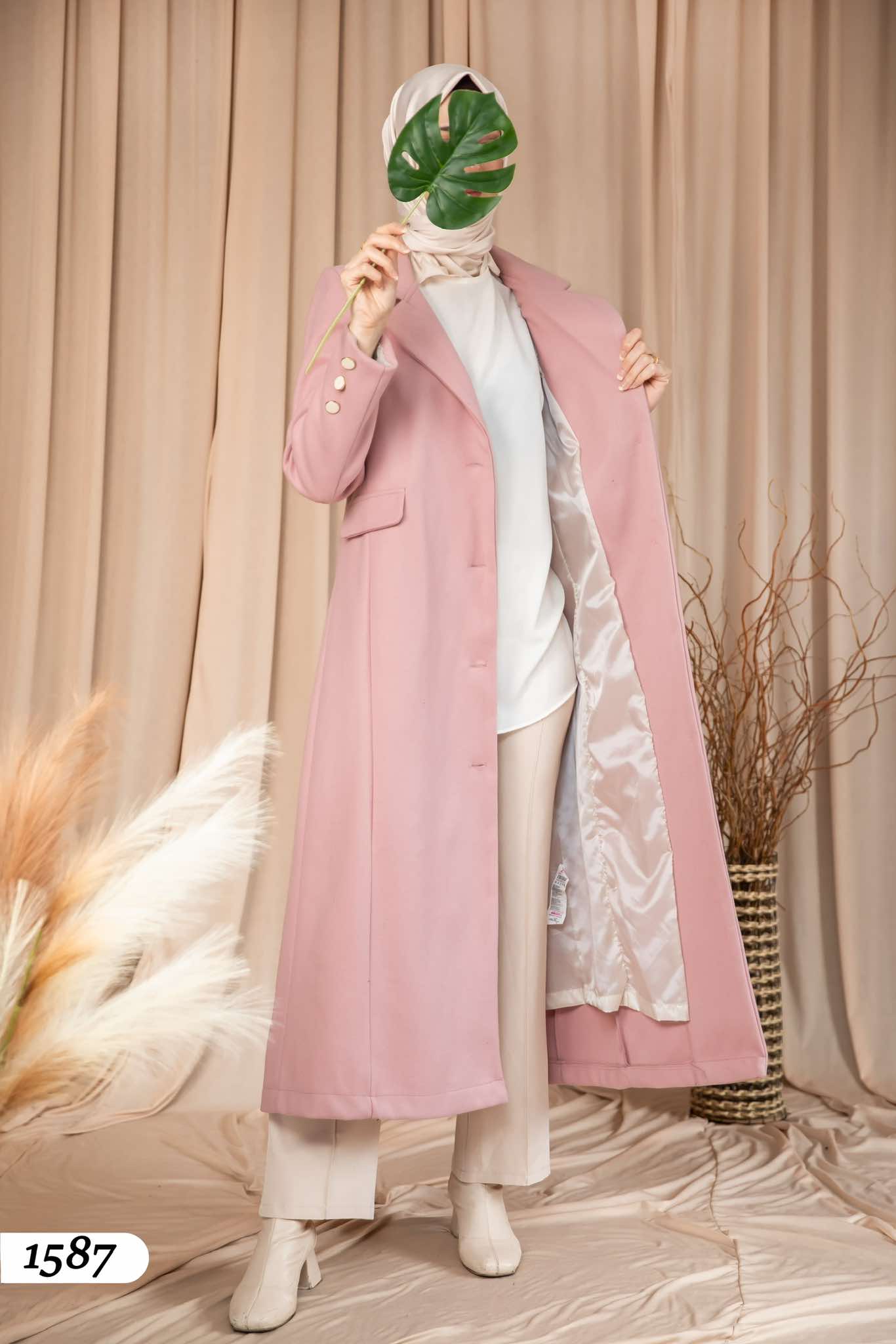 Coat 1587
