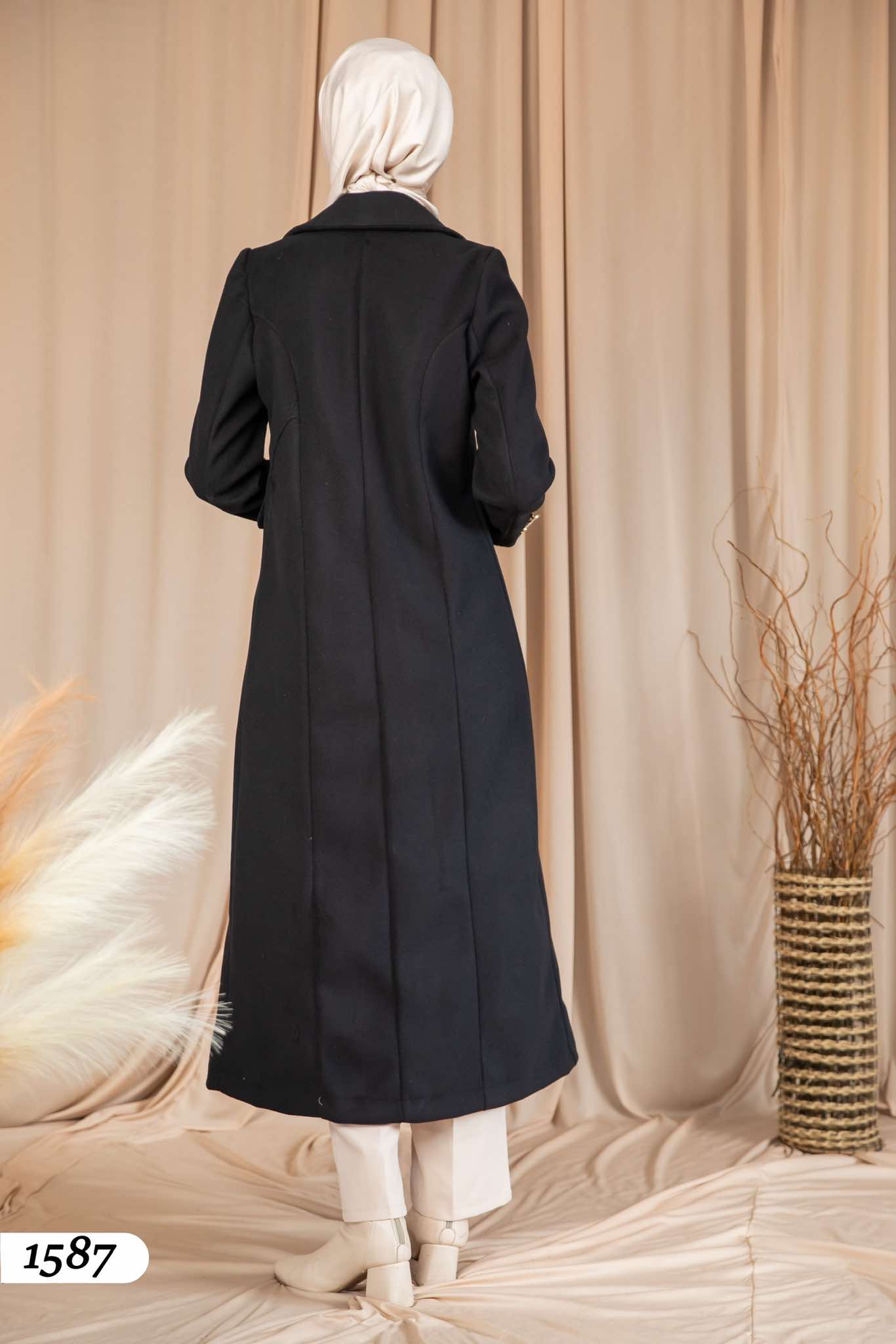 Coat 1587