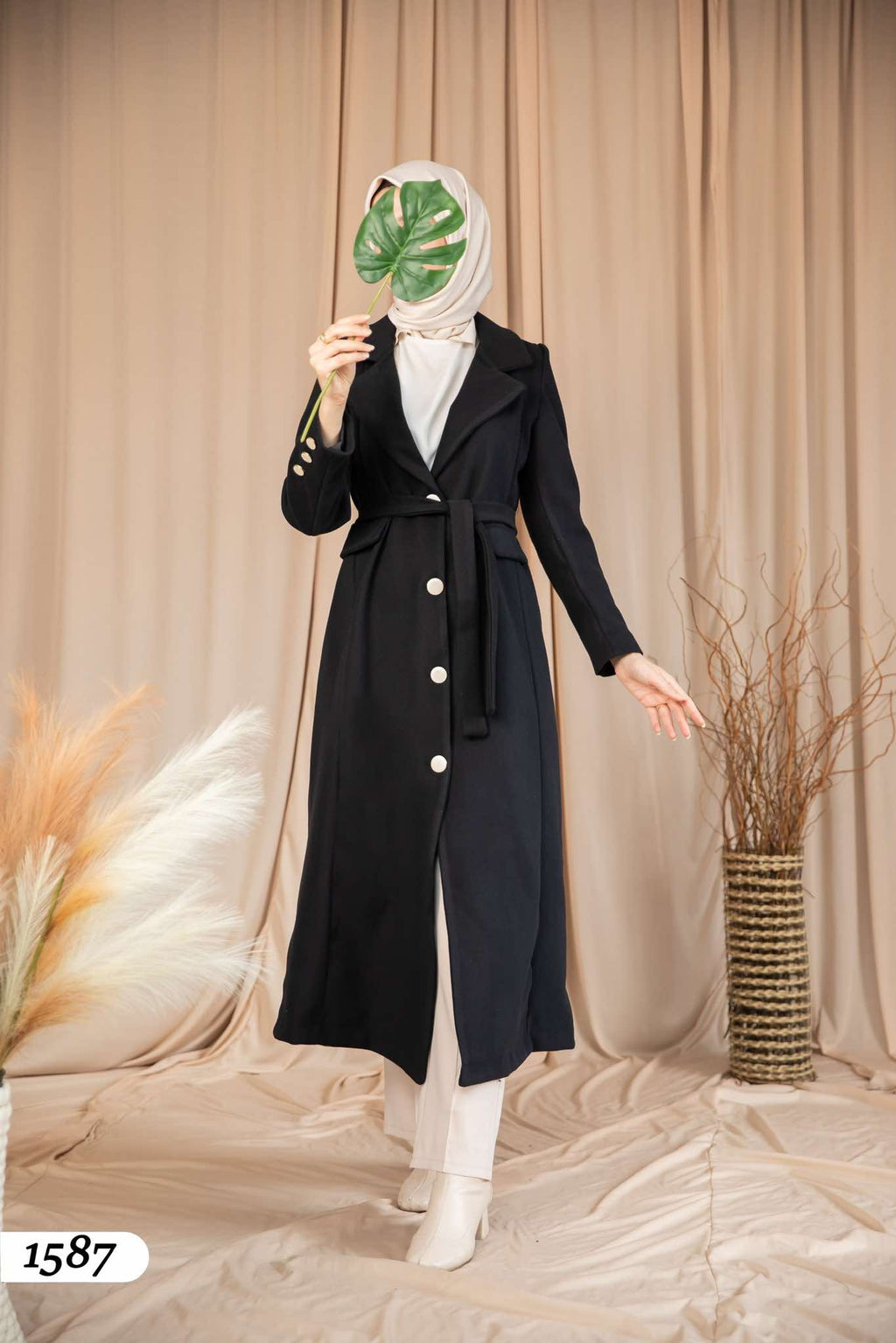 Coat 1587