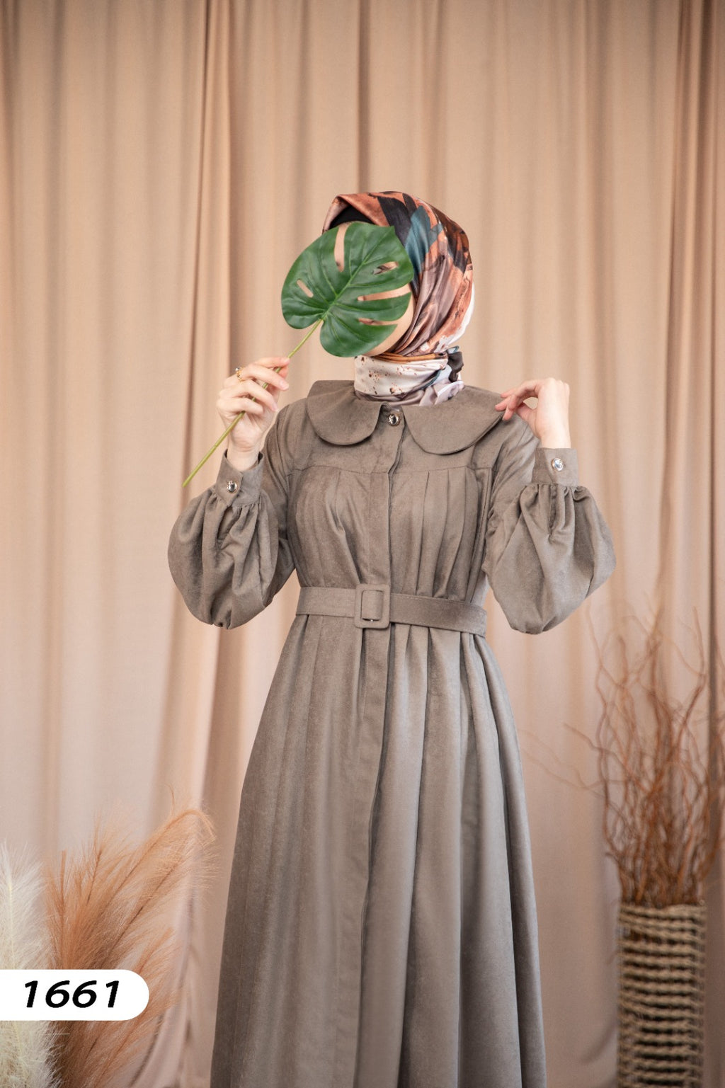 Dress with belt detail 1661