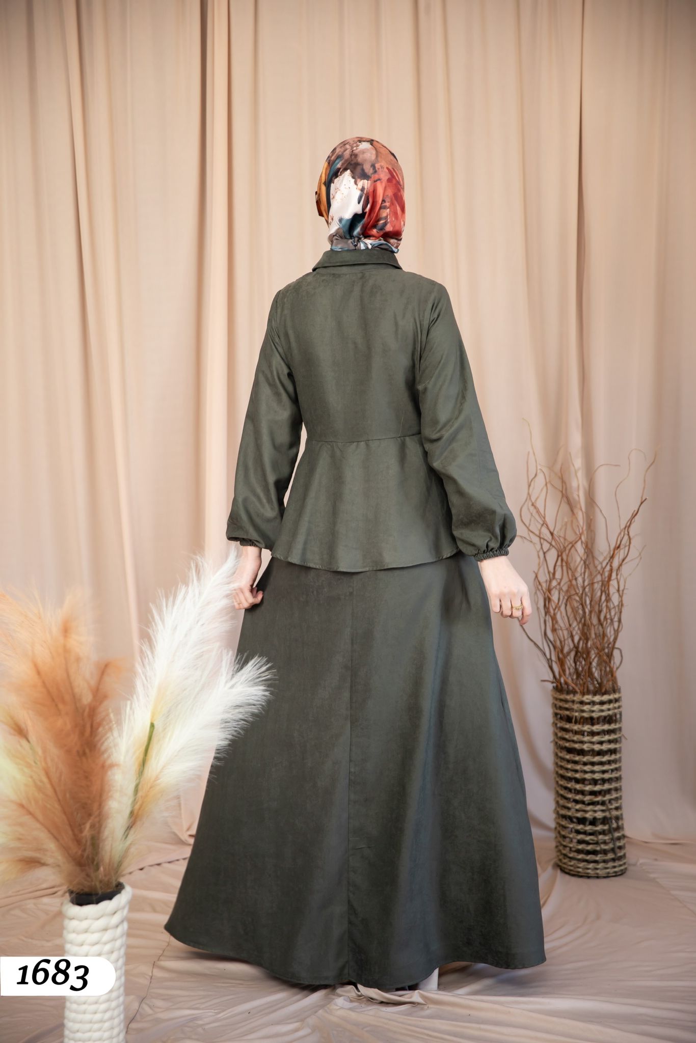 2 Piece Set 1683